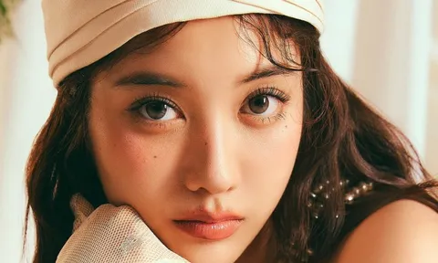 Cô gái cản đường "on top" của Jennie: Ngọc nữ thế hệ mới, được Valentino cưng hết mực