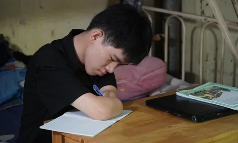 Câu chuyện của một sĩ tử "đặc biệt" mùa thi 2025